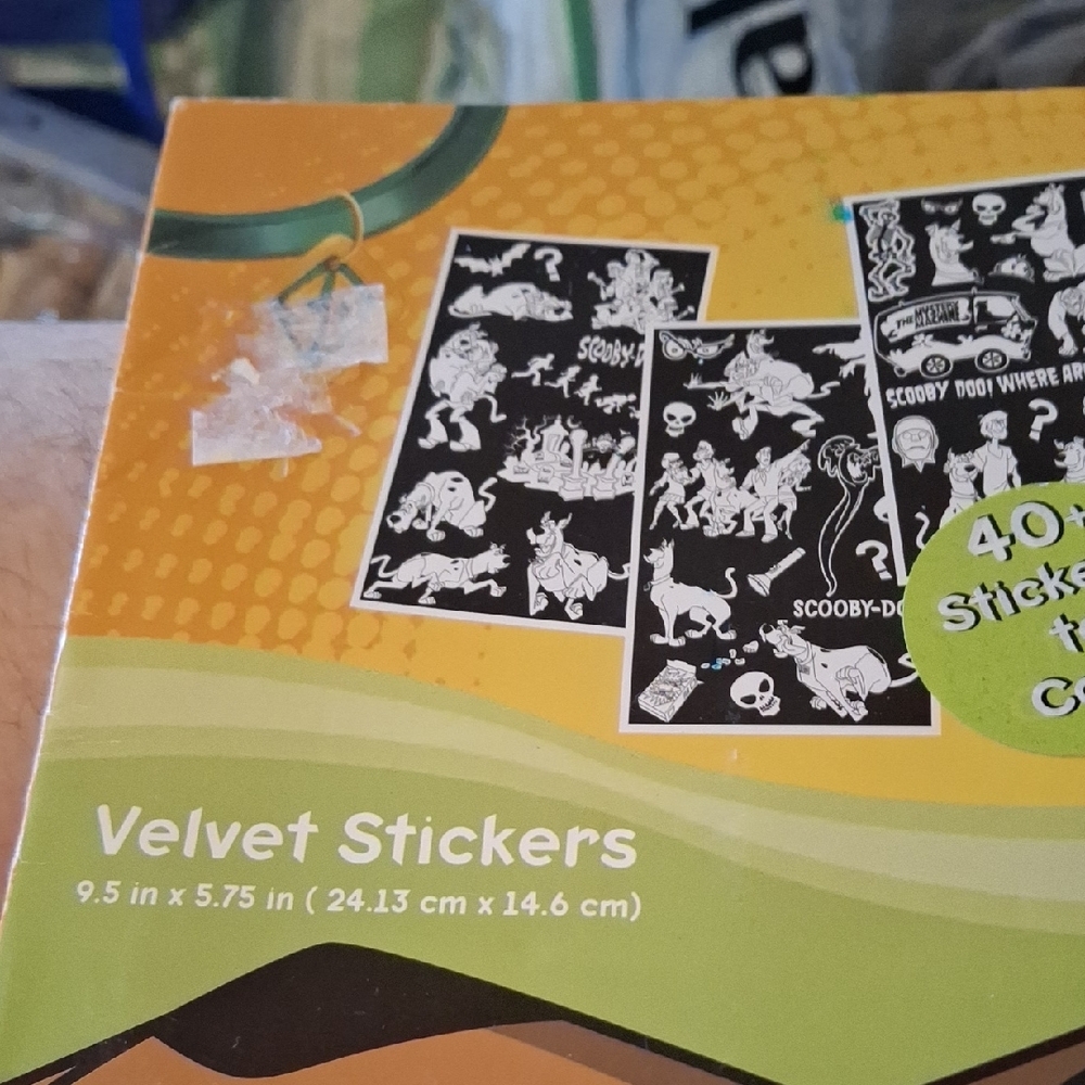 Scooby Doo Velvet Sticker Set - Picture 2 of 4